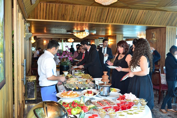 Sunday Buffet at Bay Lodge
